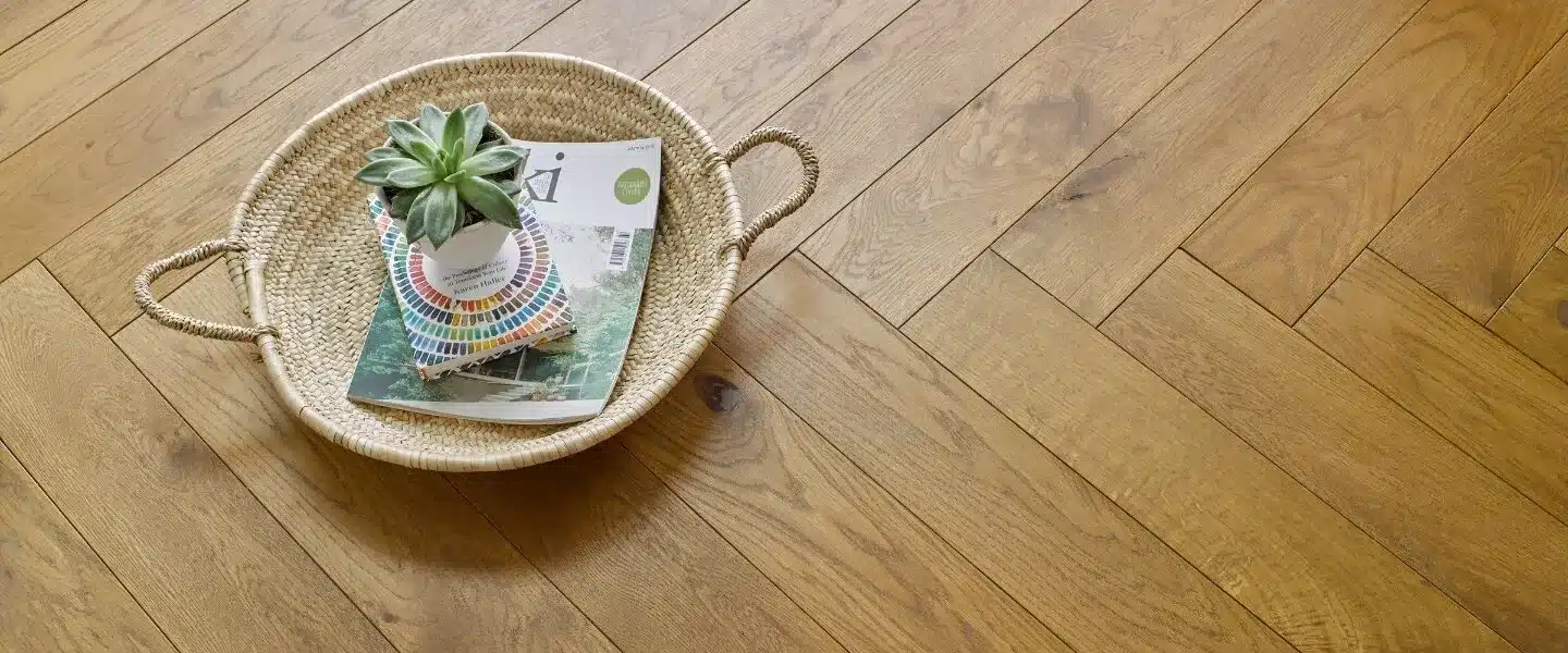 Victorius Wood Herringbone - 14/3 chic brushed & smoked uv lacquered herringbone